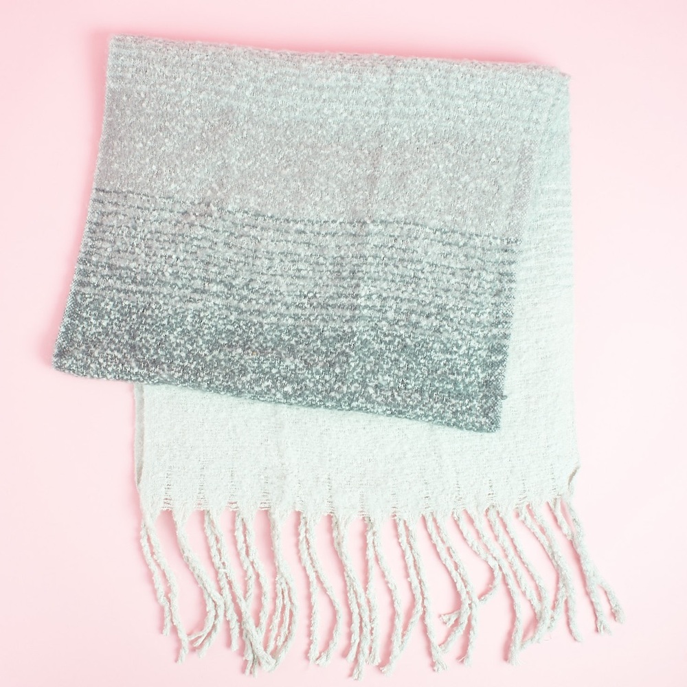 EUC fabfitfun large scarf with tassels